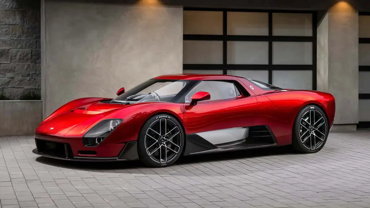 ম্যানুয়াল McL 6GT উন্মোচন করল McLaren