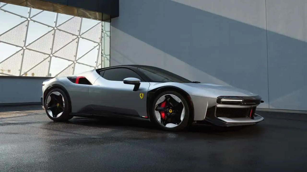 কাস্টম CZ26 Berlinetta আনলো Ferrari