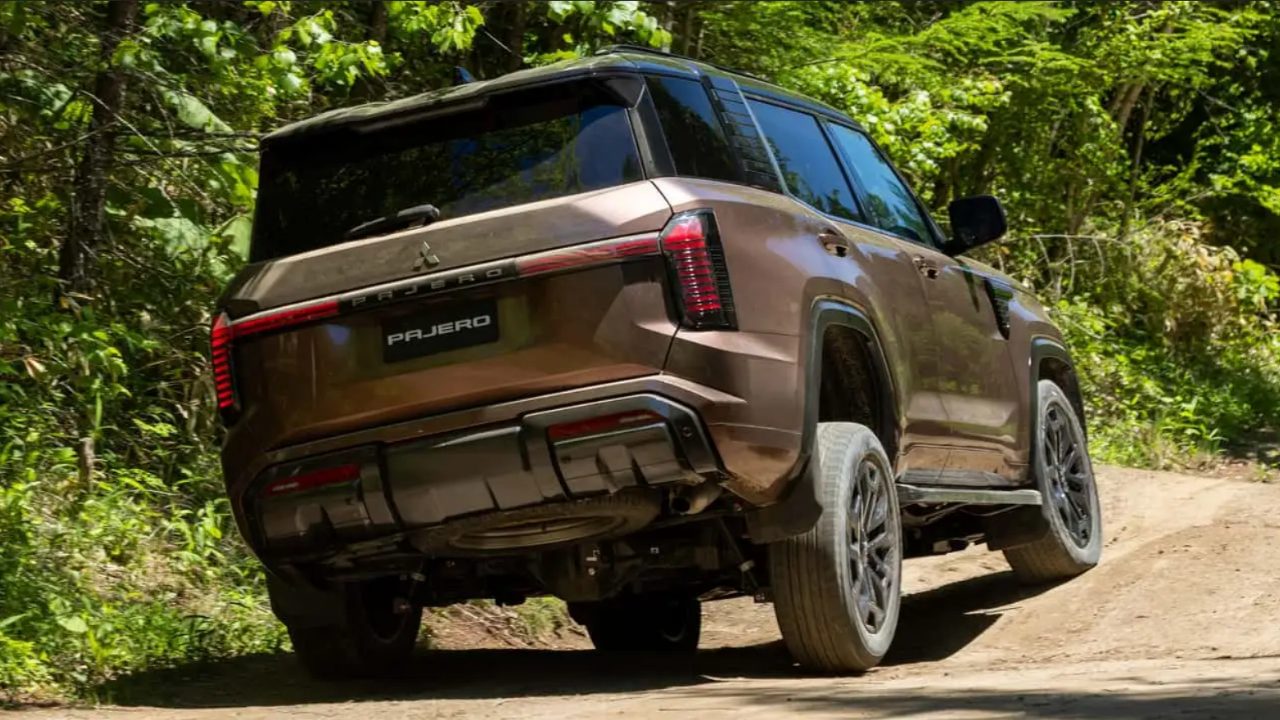 Pajero Back  (4).png