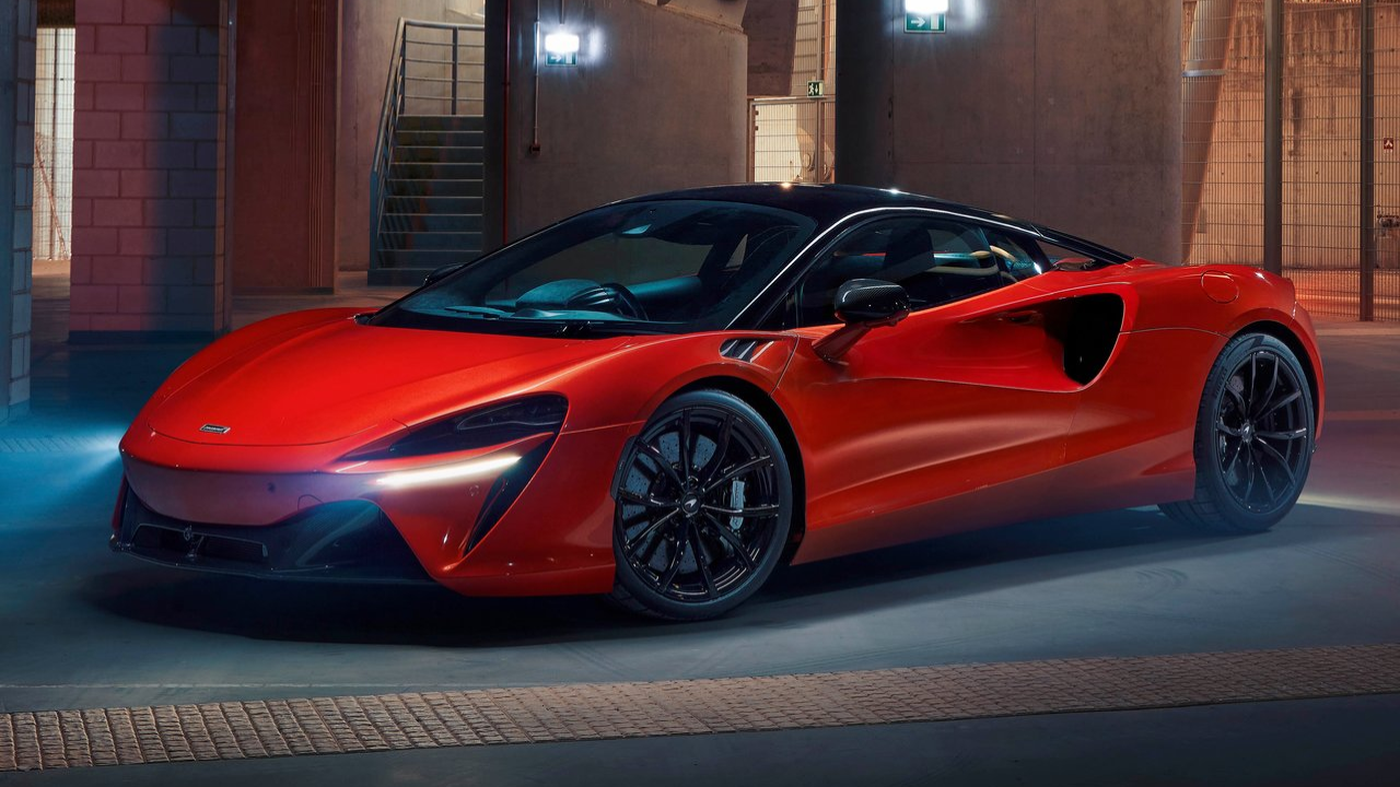 অবসরে যাচ্ছে McLaren Artura