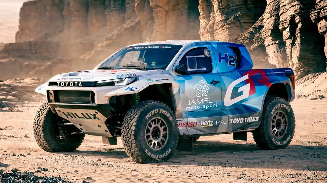 হাইড্রোজেন Hilux দিয়ে মরুভূমি পাড়ি দেবে Toyota