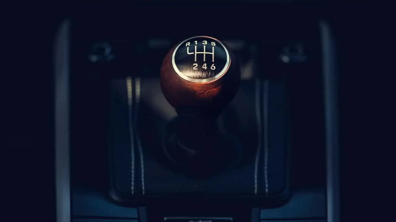 নকল ম্যানুয়াল বানাচ্ছে Porsche