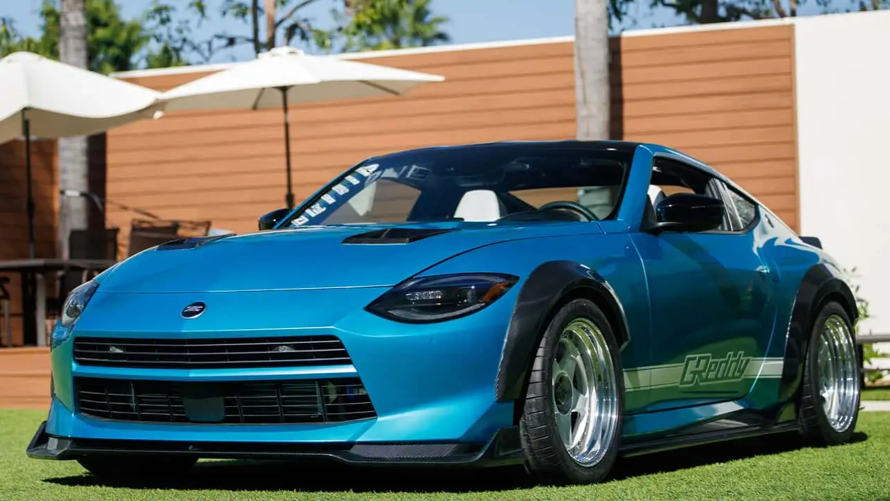 Retro Nissan Z (7).png