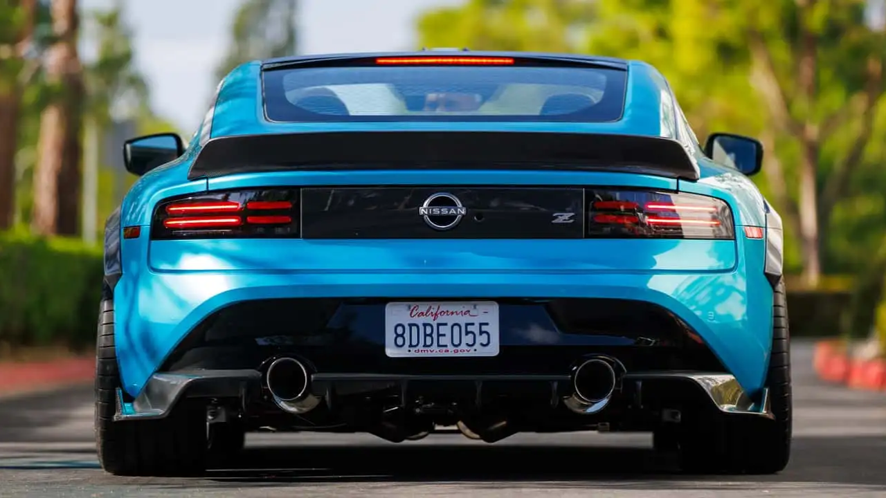 Retro Nissan Z (13).png