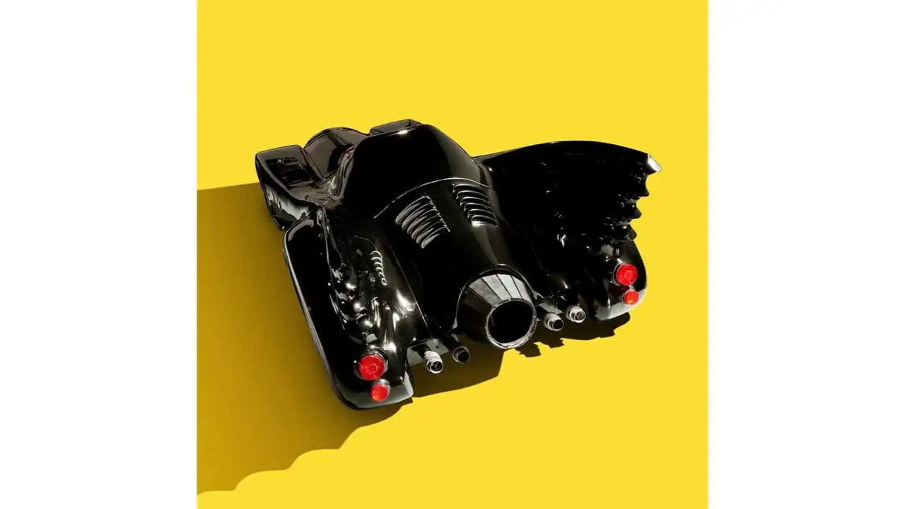 Bartonverse Batmobile (3).png