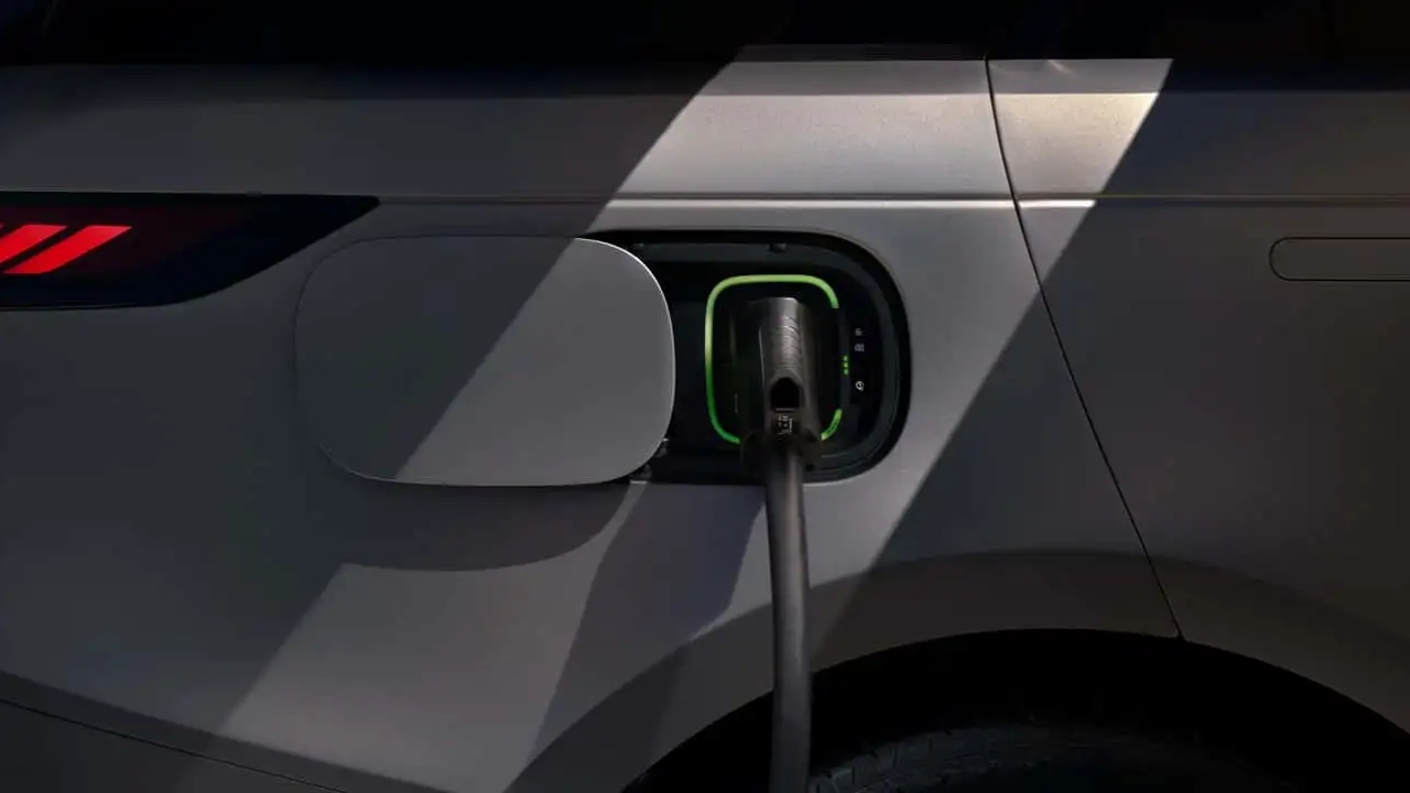 Range Rover Sport Electric  (9).png