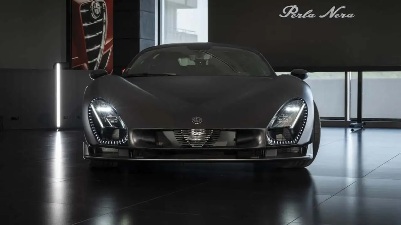Alfa Romeo 33 Stradale Perla Nera  (9).png