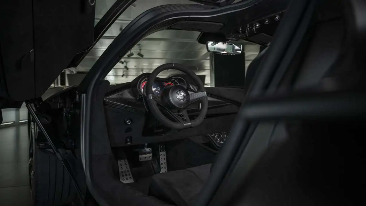 Alfa Romeo 33 Stradale Perla Nera  (13).png