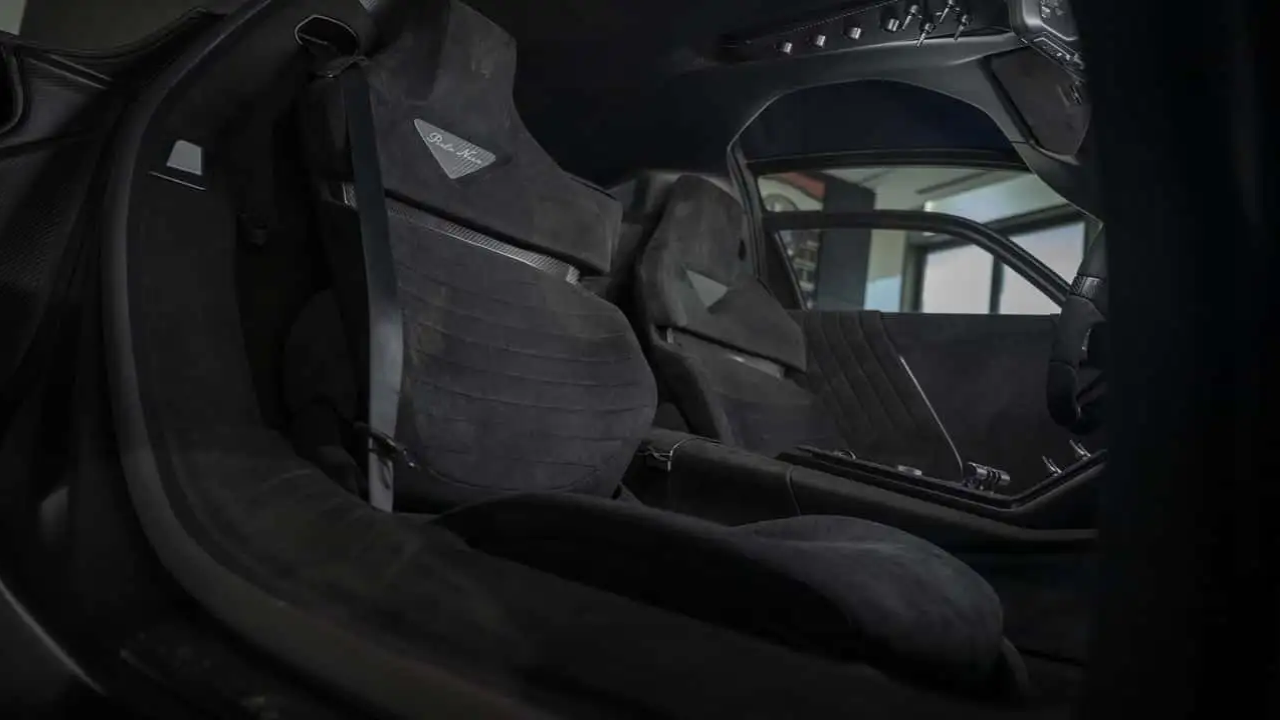 Alfa Romeo 33 Stradale Perla Nera  (18).png