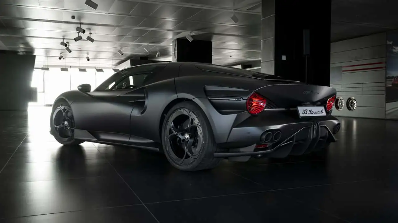 Alfa Romeo 33 Stradale Perla Nera  (22).png