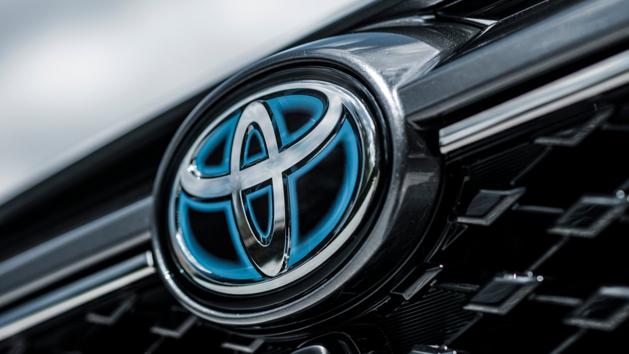 বাংলাদেশেই হাইব্রিড গাড়ি বানাবে Toyota