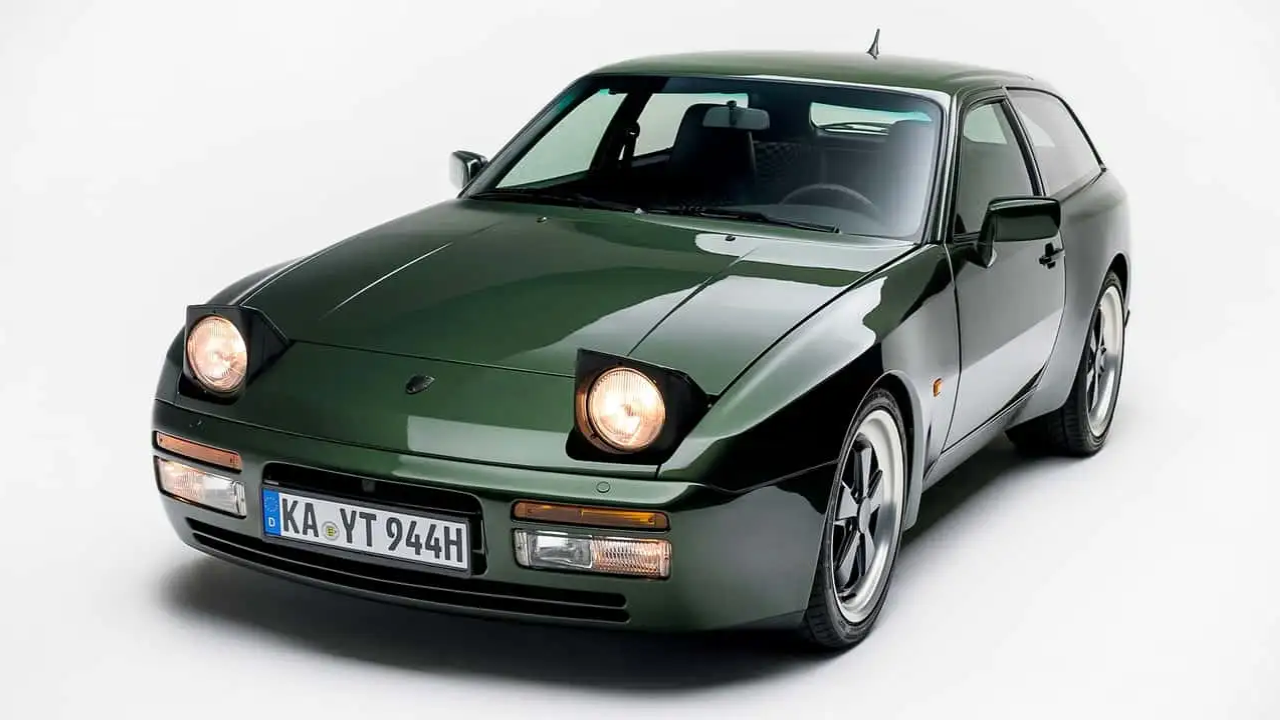 Porsche 944 Shooting Brake  (14).png