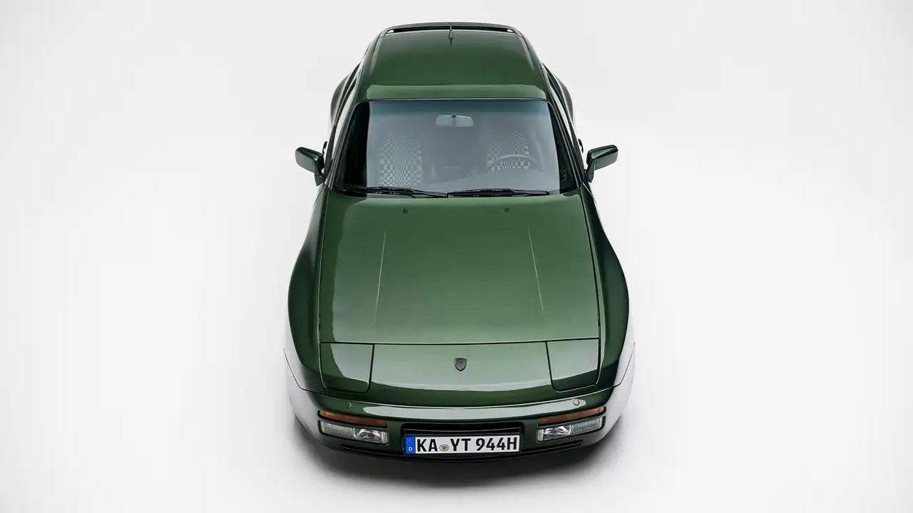 Porsche 944 Shooting Brake  (18).png