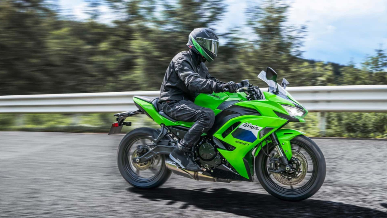 Kawasaki Ninja 650 (4).png