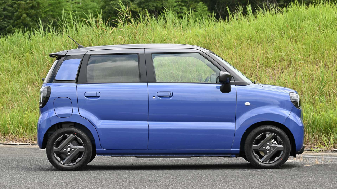 Suzuki e-Sky (4).png