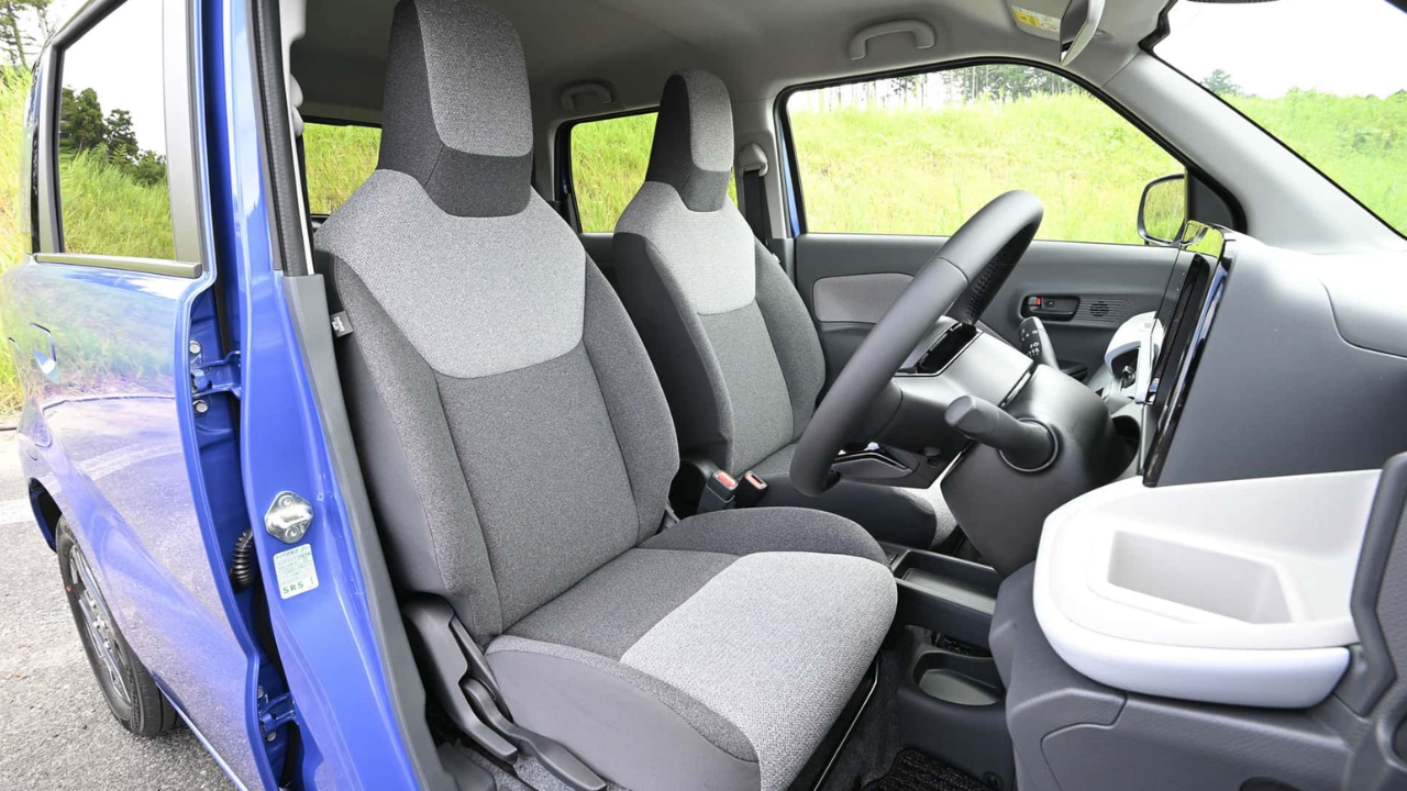 Suzuki e-Sky (9).png