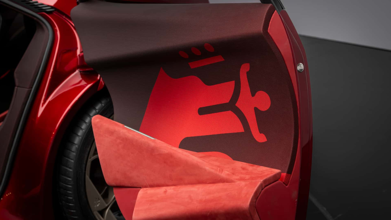 Alfa Romeo Cuorerosso (14).png