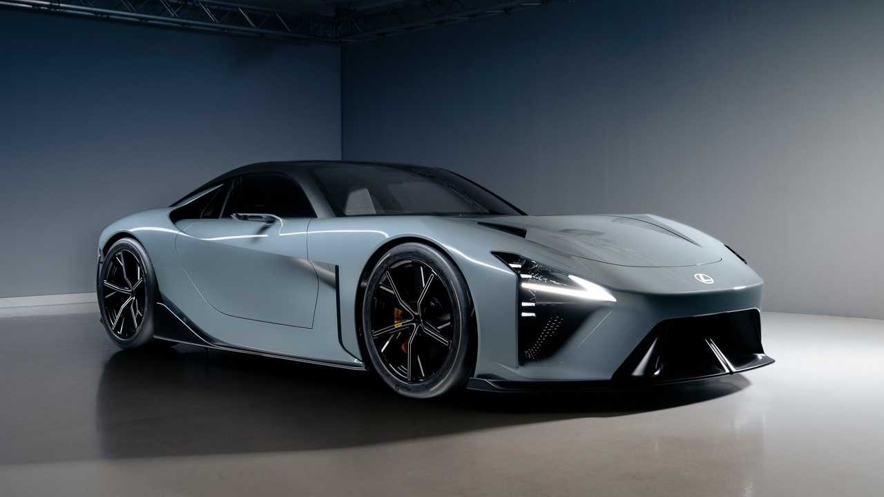 নকল ম্যানুয়াল আনছে Lexus&nbsp;