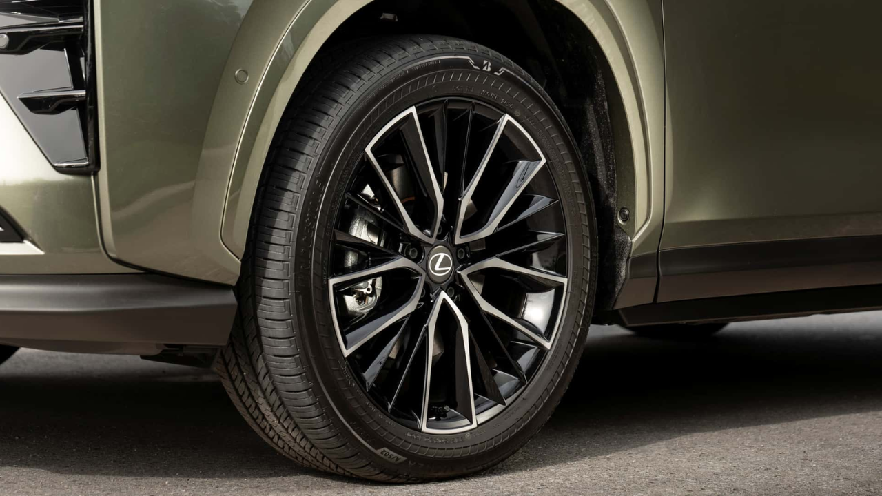 Lexus NX (7).png