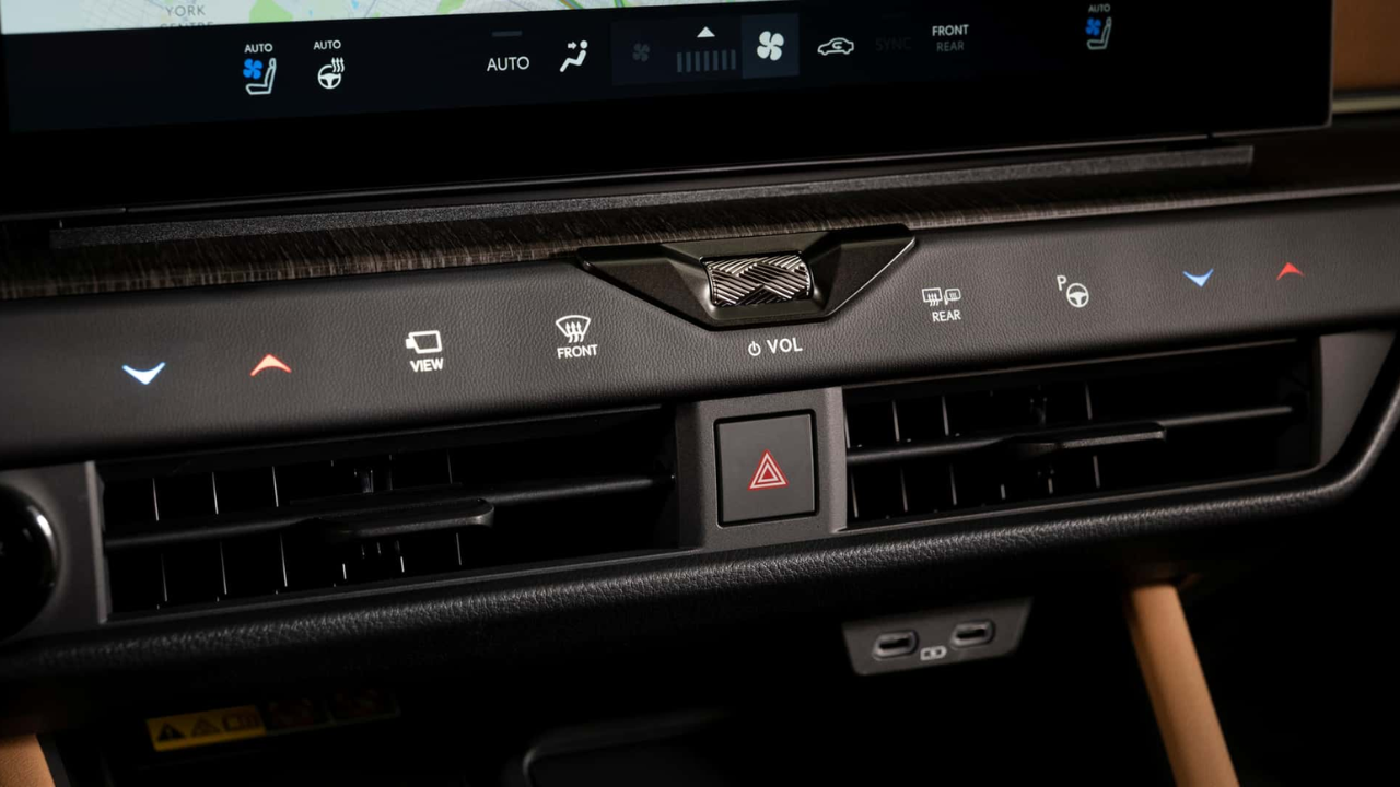 Lexus NX (26).png