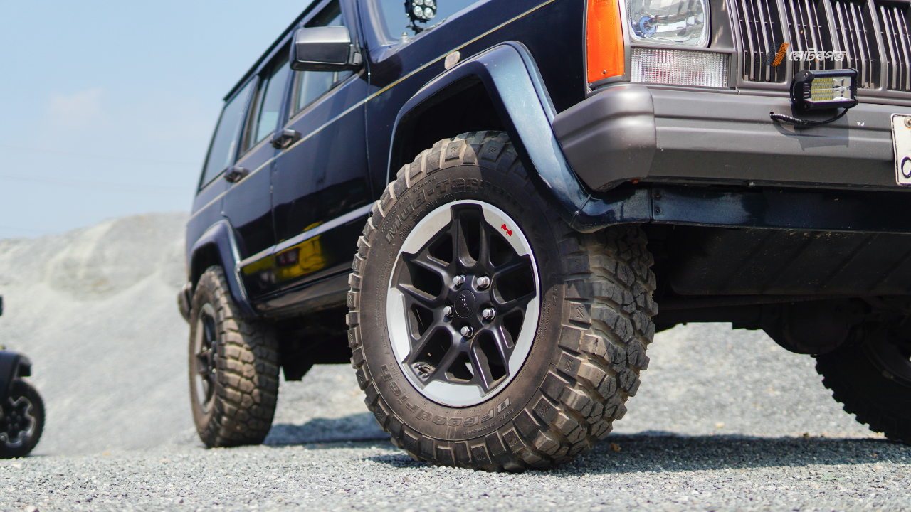 84 Jeep Cherokee (7).png