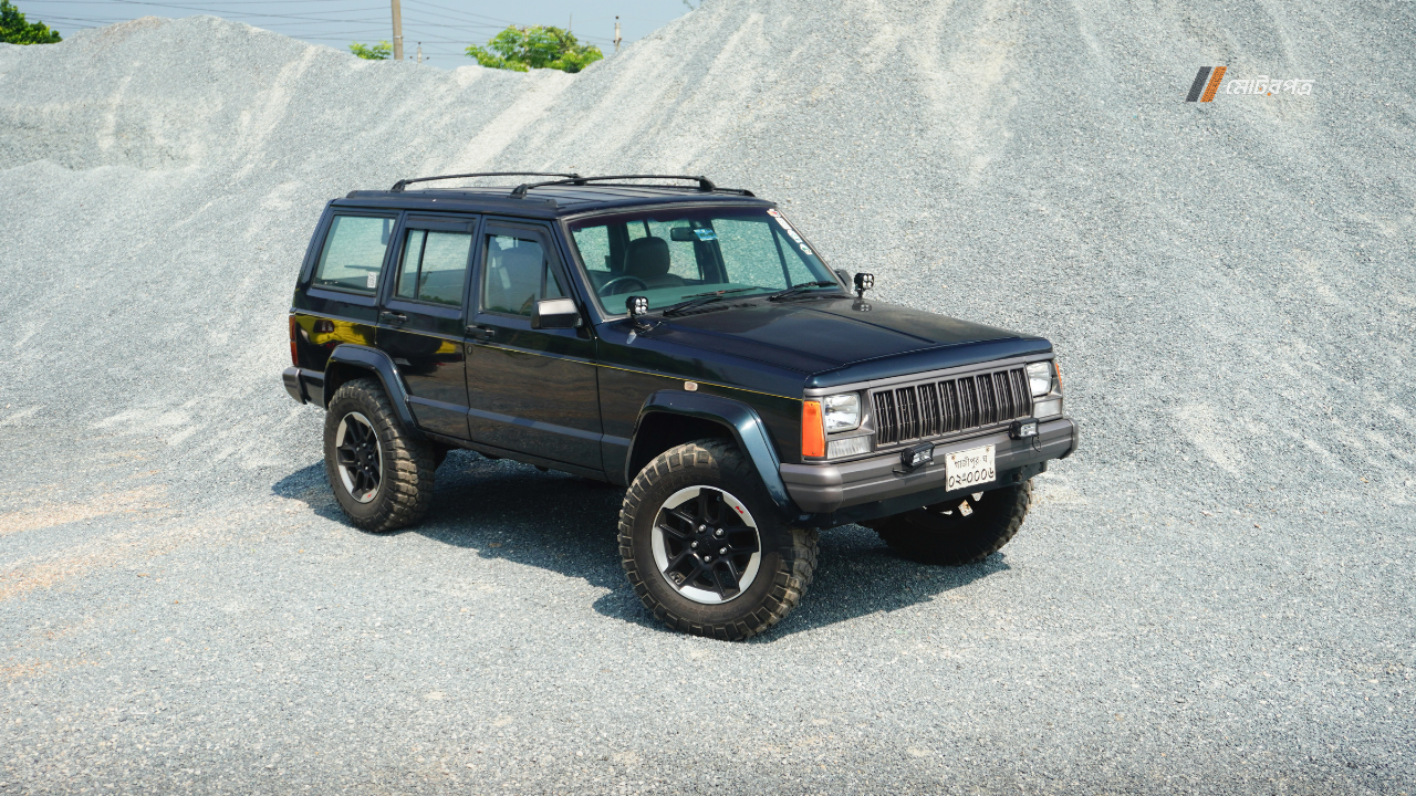 84 Jeep Cherokee (12).png