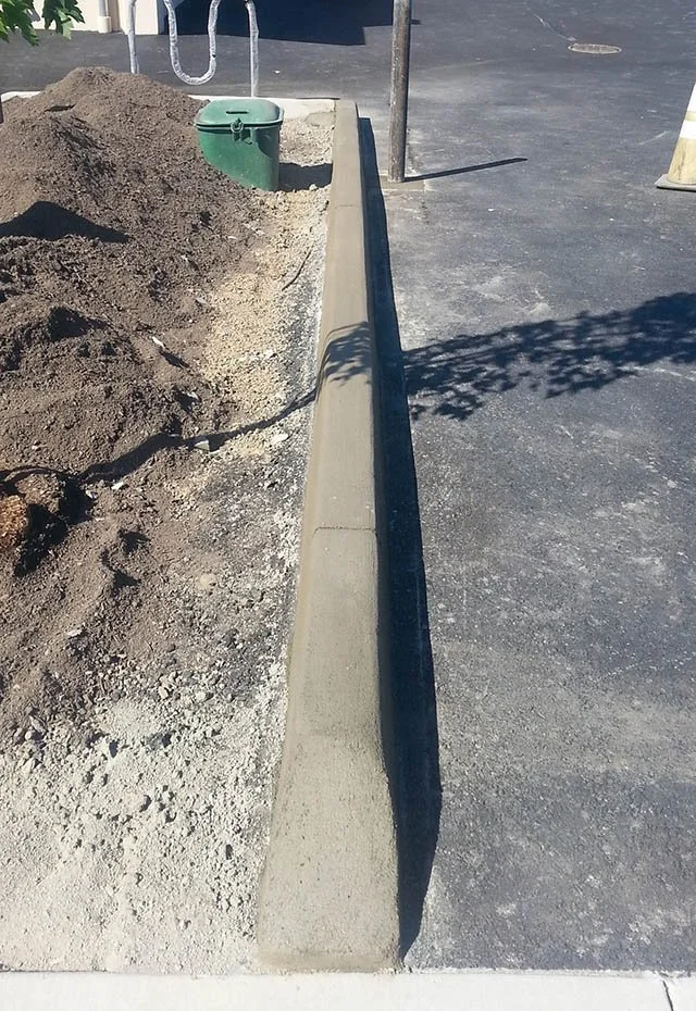concrete-curb-extruding.jpg