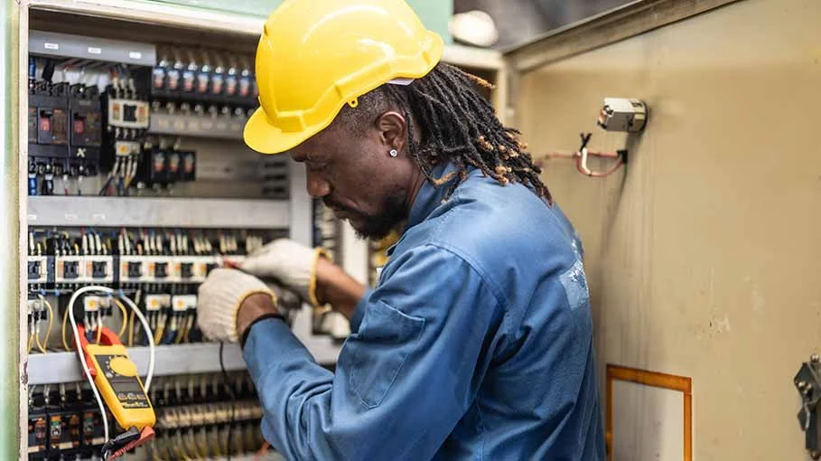 Why You Should Always Use a Qualified Electrician