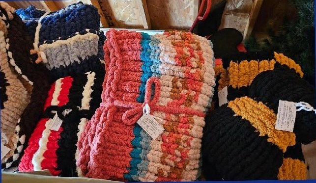 Chunky Knit Blankets by Handcrafted by Gaga