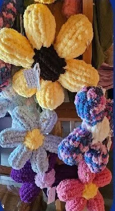 Chunky Knit Flowers by Handcrafted by Gaga