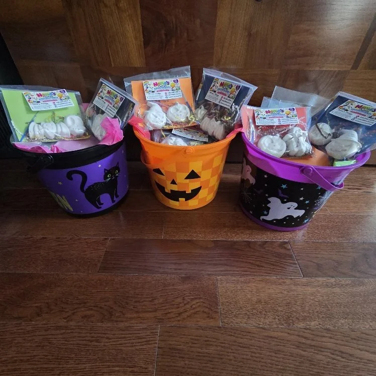 Nene's Things Halloween craft buckets