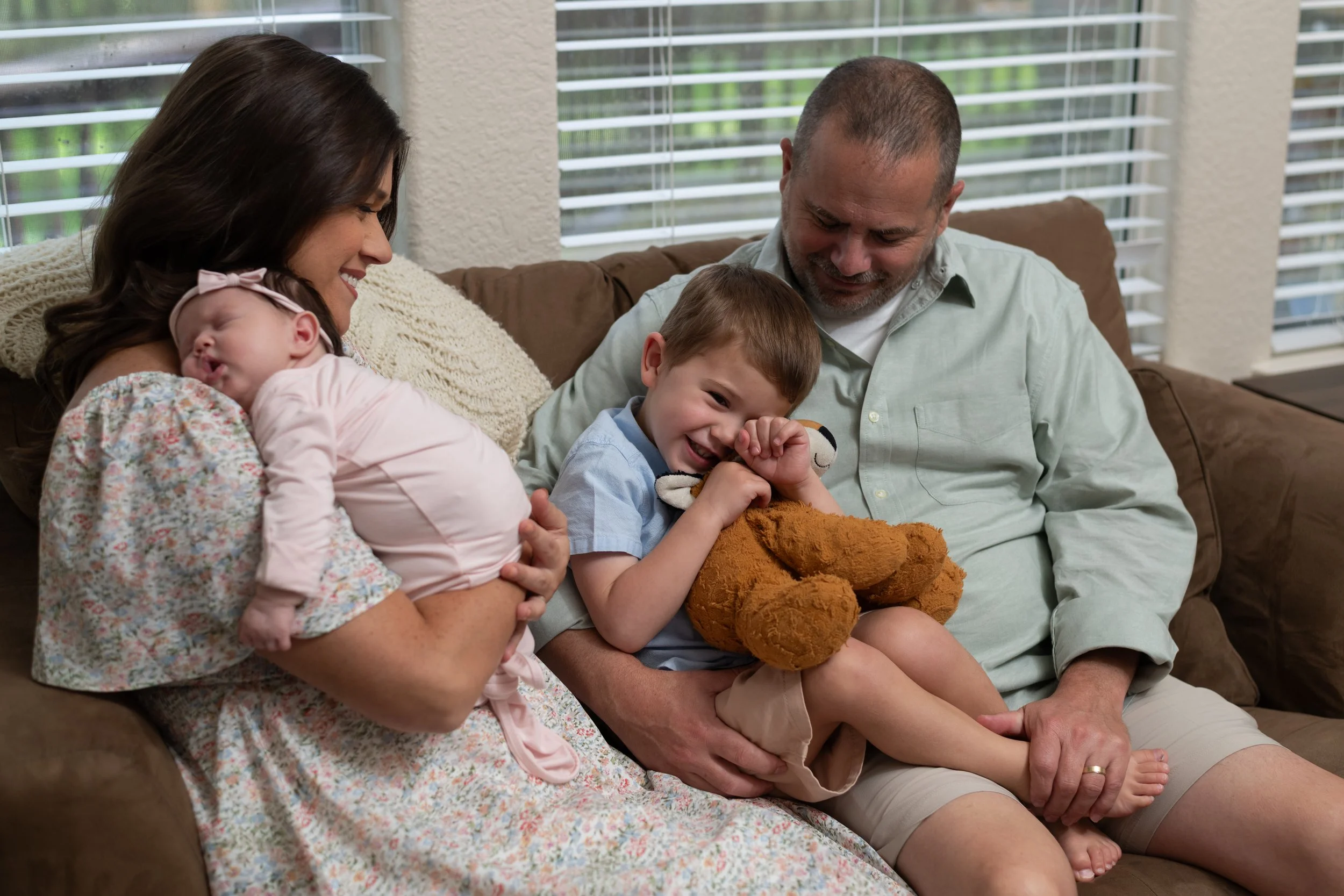 Lifestyle Newborn Photography at Home: A Relaxed Way to Capture Your Baby's First Days