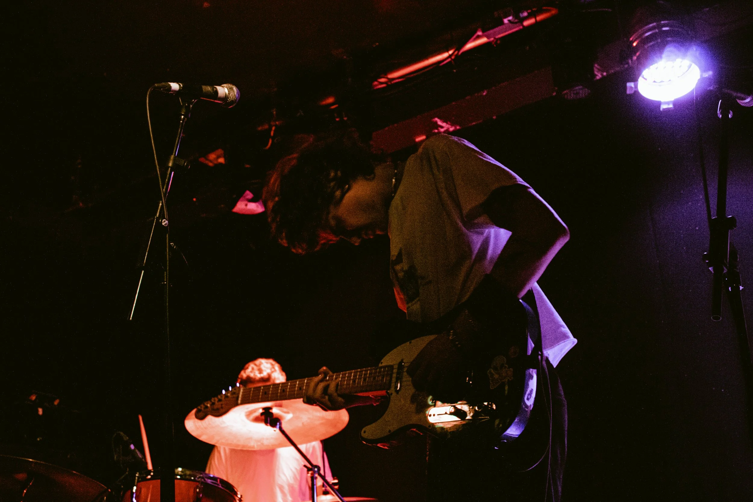 joe-little-playing-guitar-live-concert-lighting.jpg.jpg