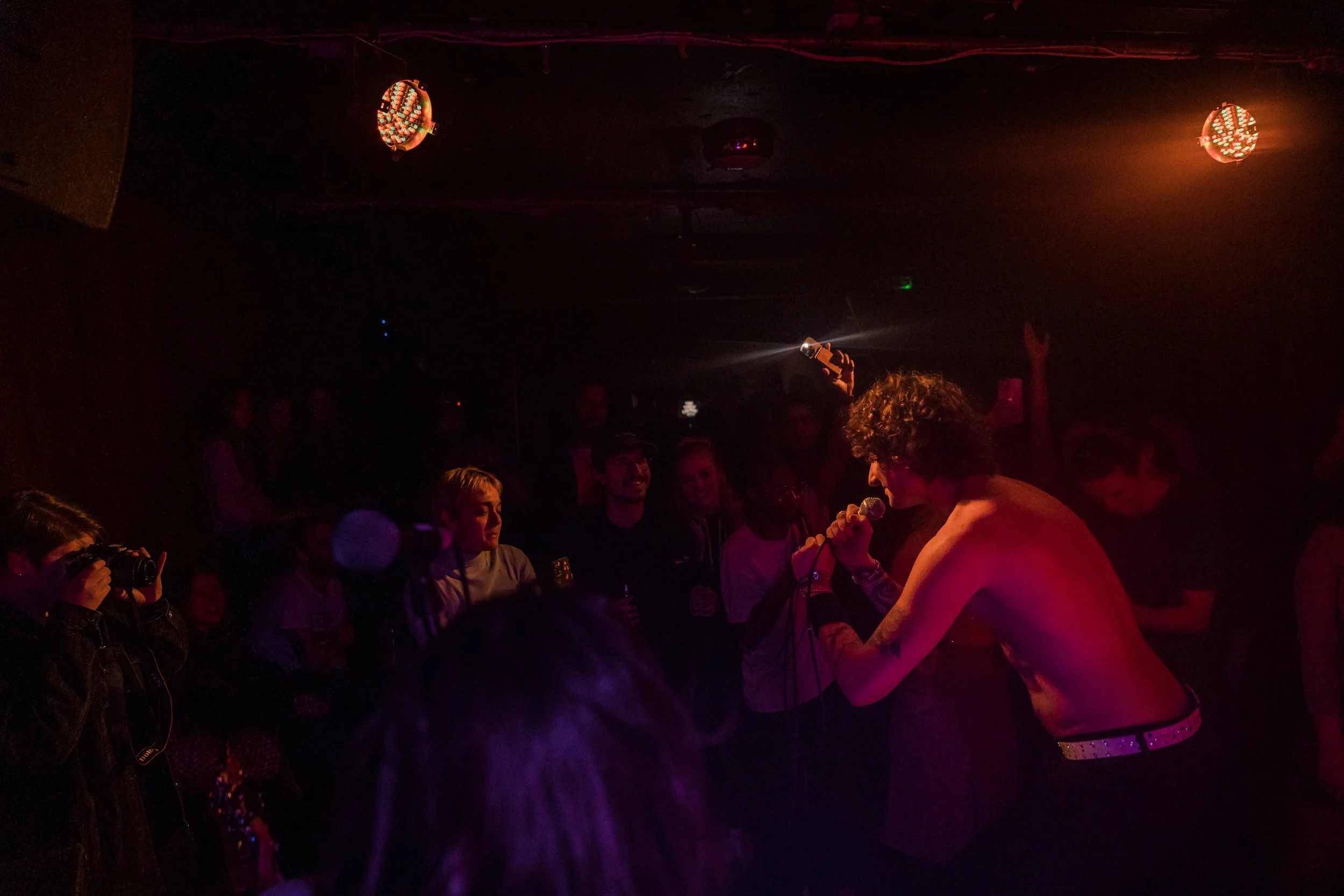 joe-little-shirtless-performing-live-london.jpg.jpg