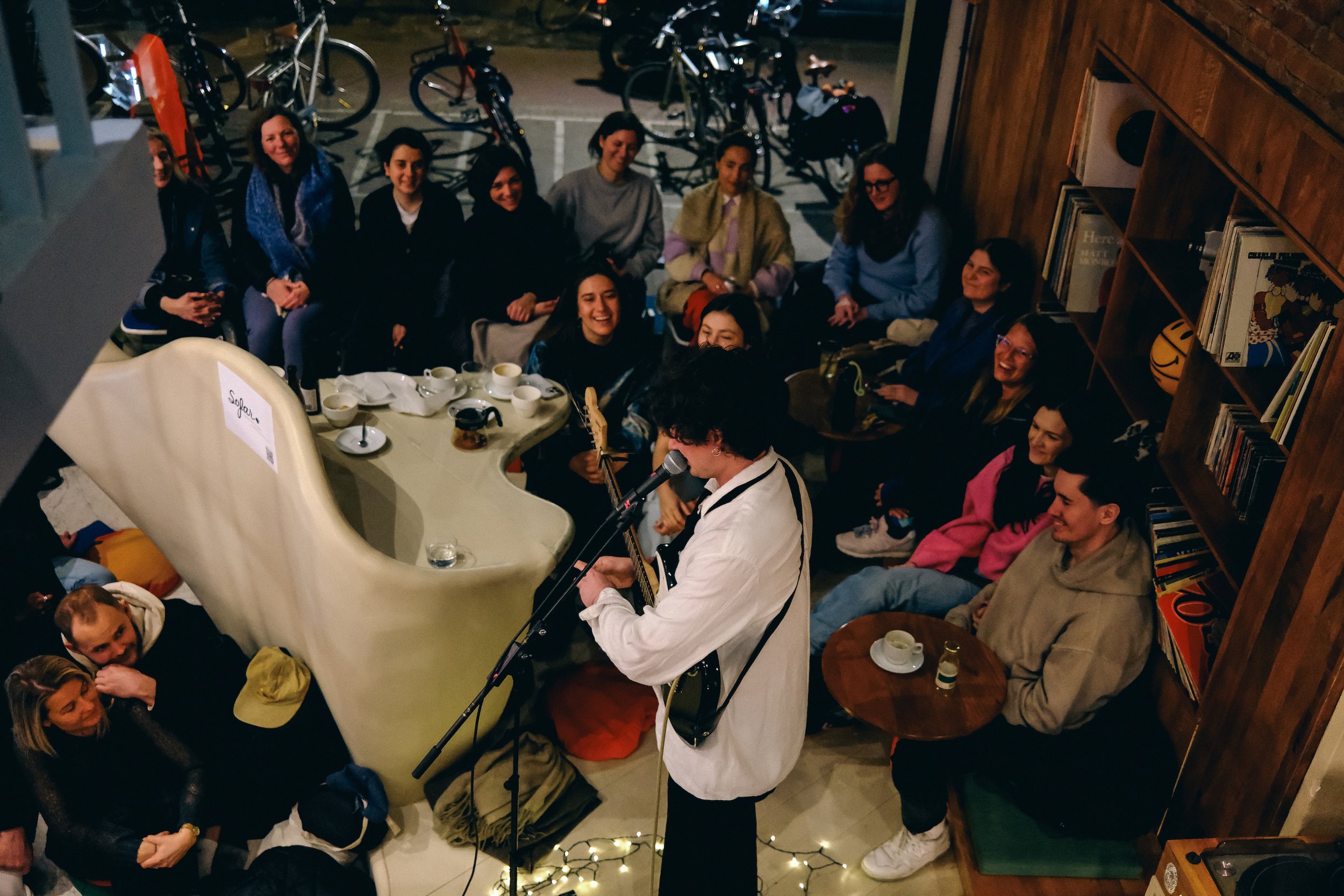 joe-little-sofar-sounds-amsterdam-full-room-live-performance-2025.jpg.jpg