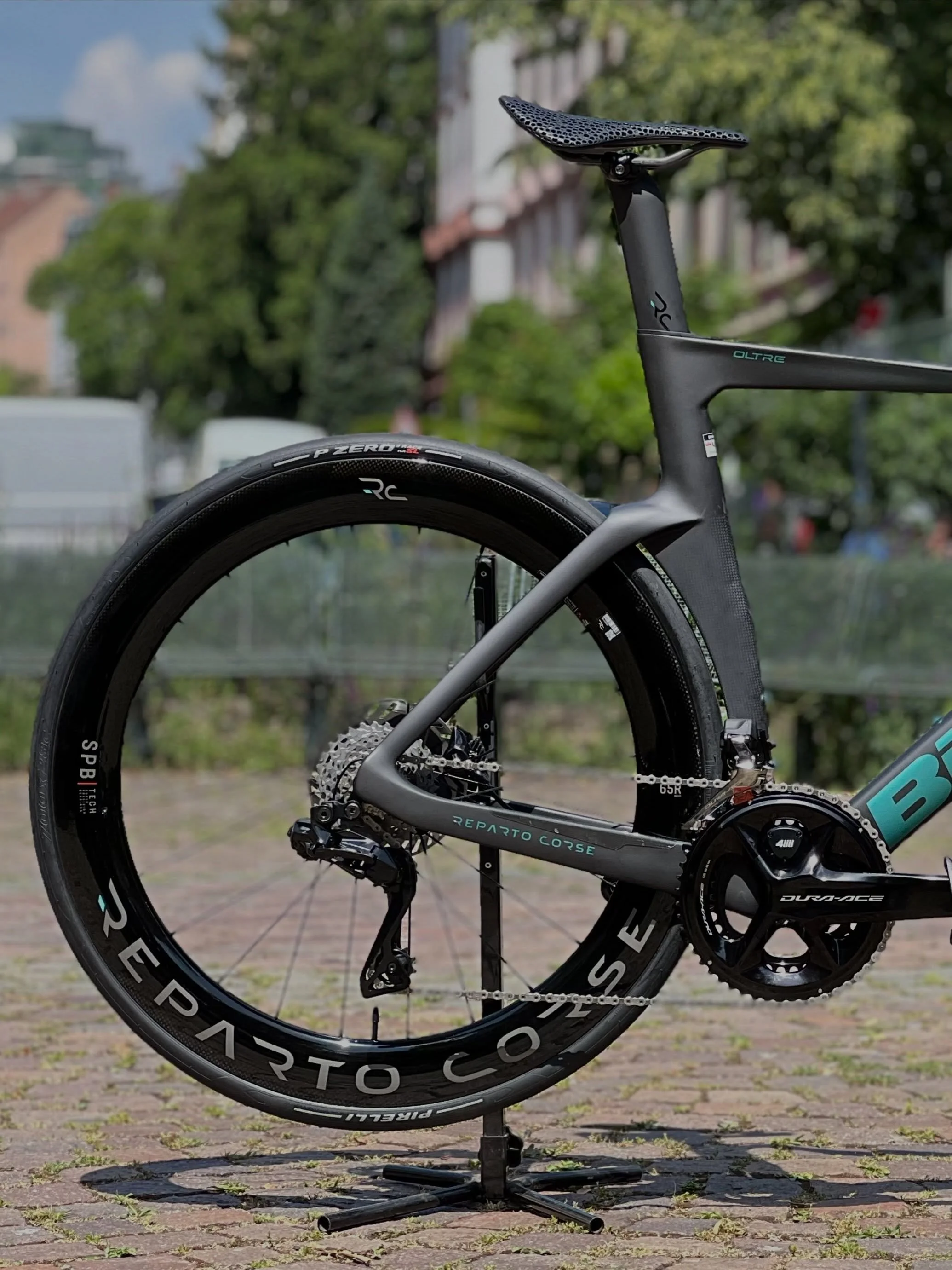 Bestes Rad im Peloton? 👀
🚴&zwj;♂️💨💨💨

#tourdefrance #bahrainvictorious #bianchi #aerobike #frankfurt
