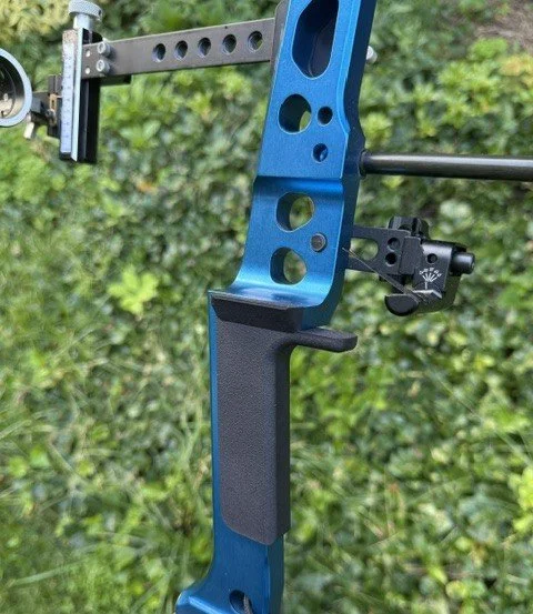 Right Hand Low Wrist Grip for select Mathews® bows