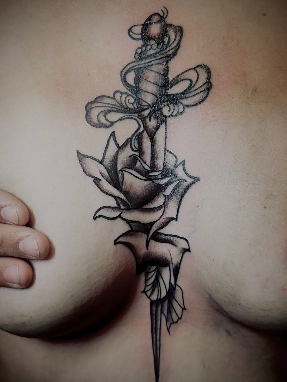 Neo-Traditional Rose & Dagger