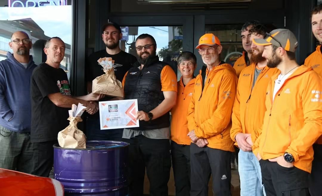 Southern Grilles and Gasoline hands off funds raised to LandSAR: Wandersearch