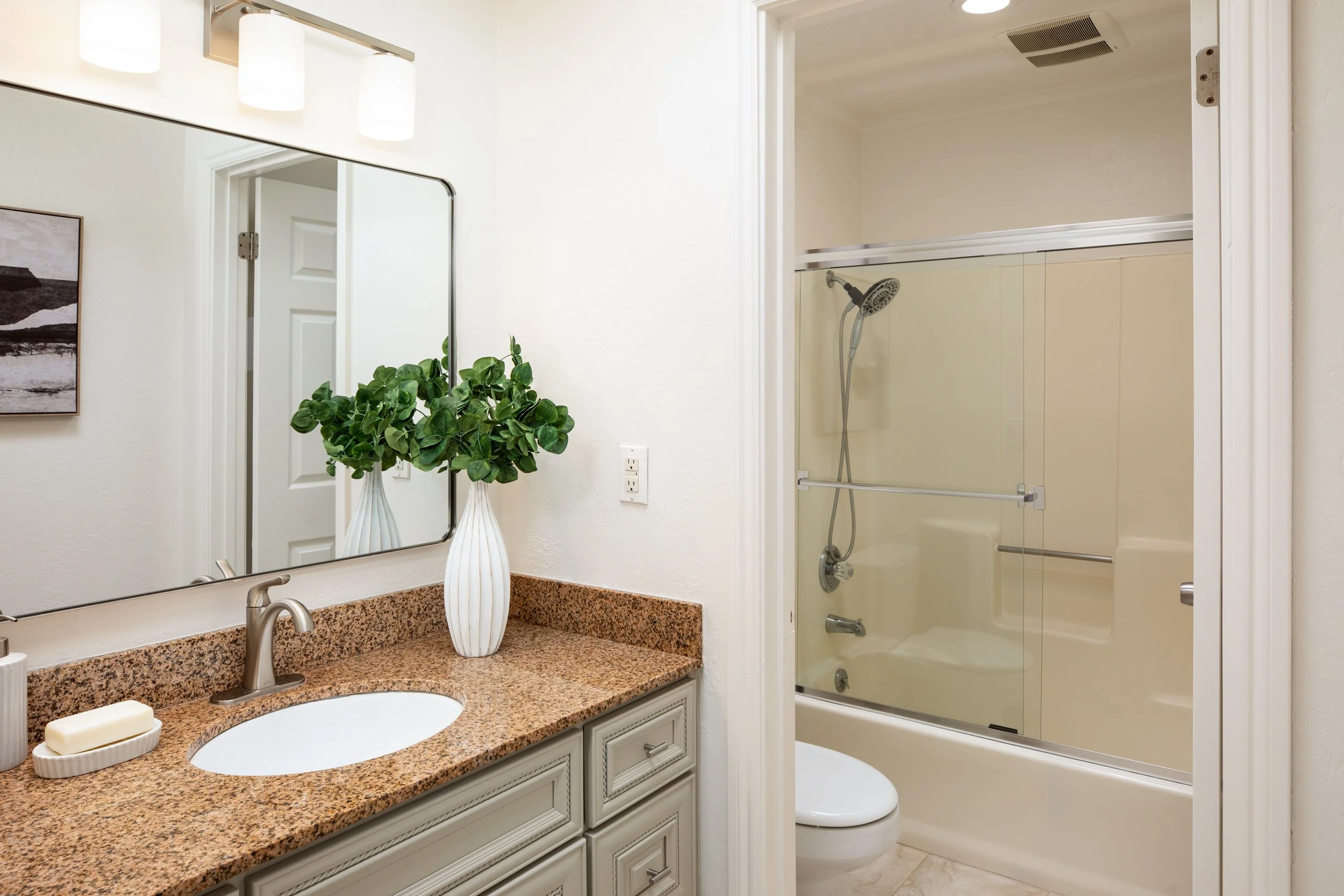 14-Bellevue_Matt_Anello-4940-MLS.jpg
