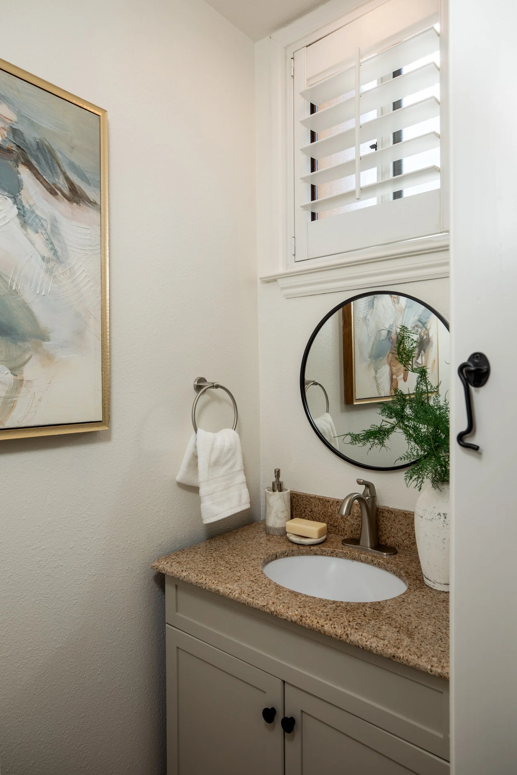 12-Bellevue_Matt_Anello-4917-MLS.jpg