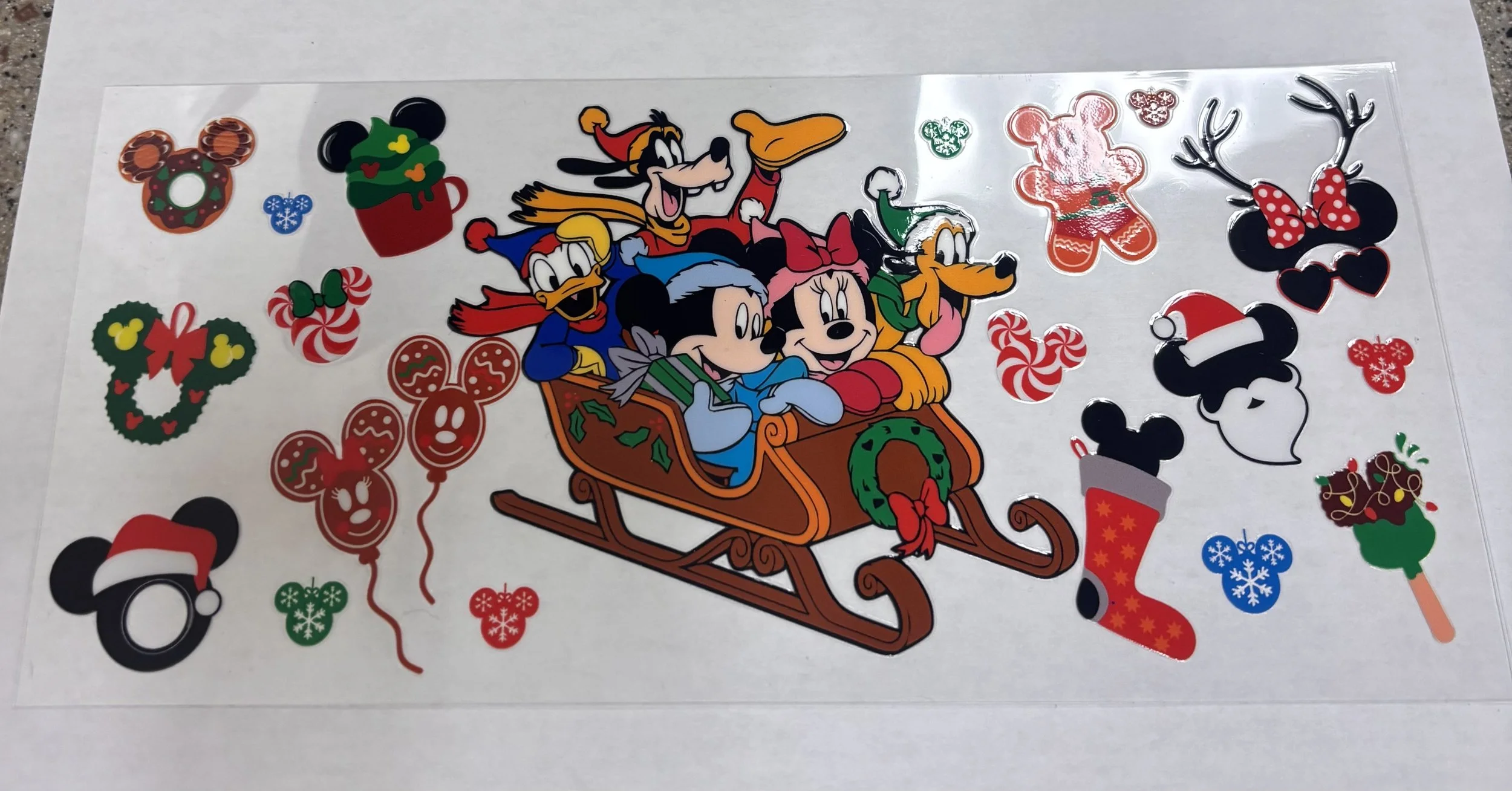 mickey & friends christmas.jpg