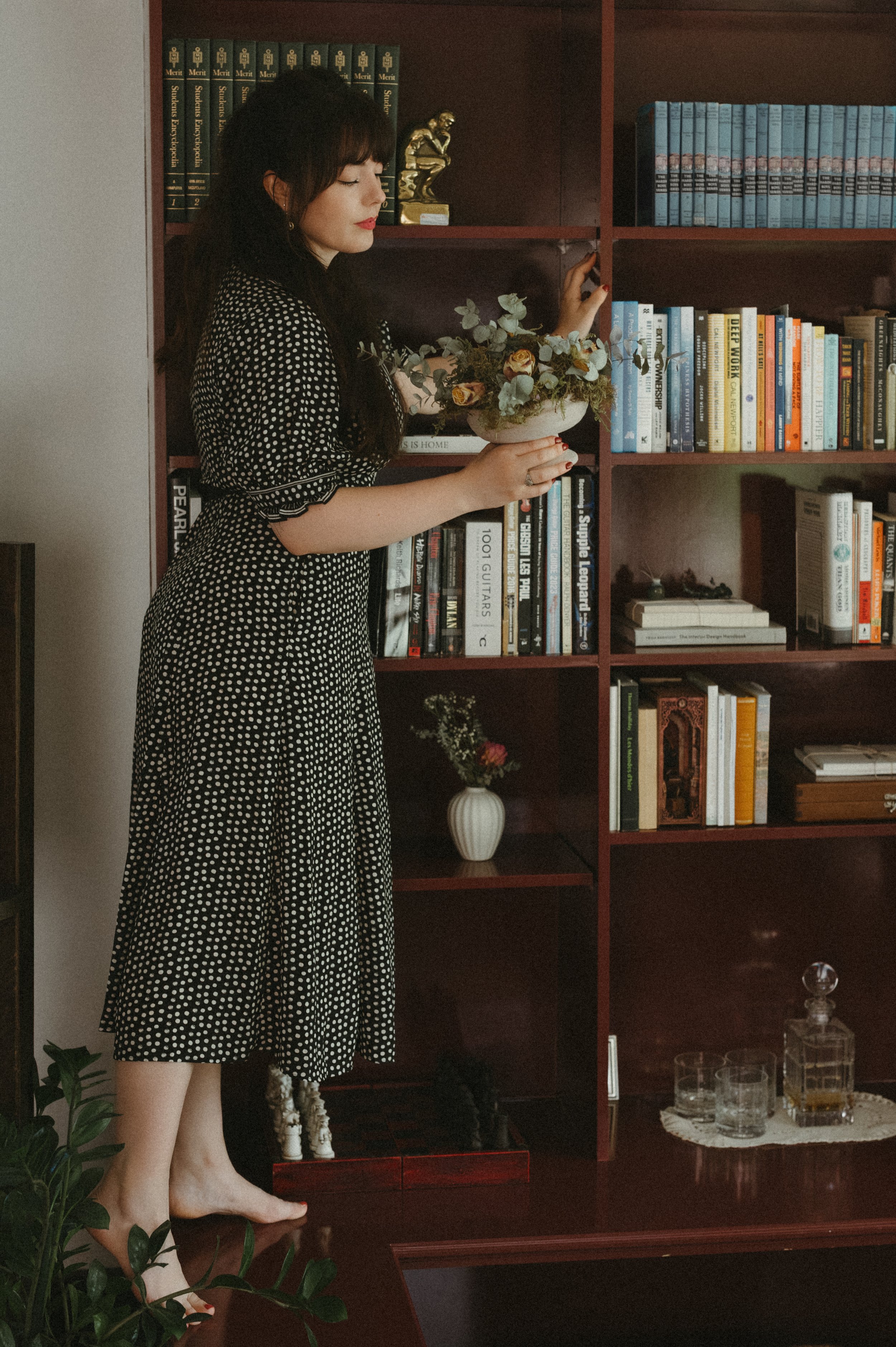 From high-level concepts to the final finishing touch, Iris approaches every project with hands-on precision. She ensures that every corner is intentionally styled to bring cohesion, warmth, and character to the space.