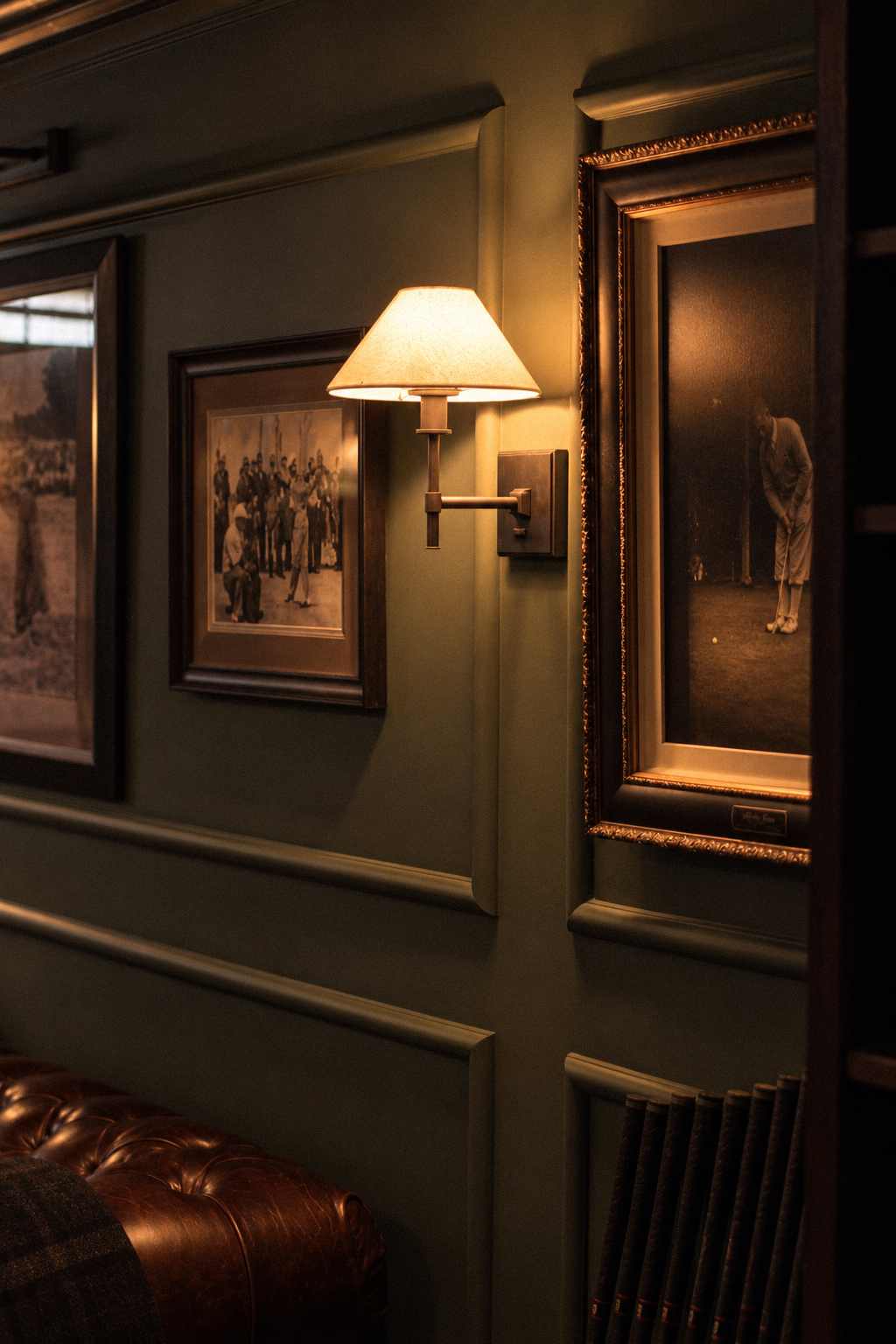 The warmth of leather meets classic wall-coverings and a tailored color palette. Each texture and finish is chosen to create an intimate, sophisticated atmosphere crafted entirely around the client's story.