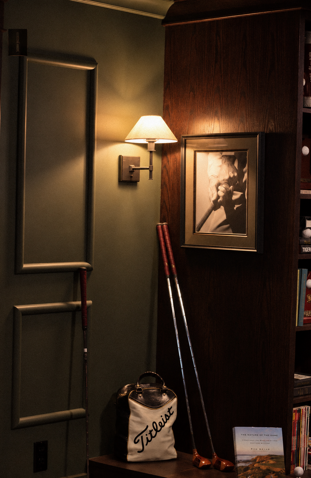 An intentional mixing of rich textures, raw materials, lighting and a carefully curated palette to craft a truly unique atmosphere. Iris creates signature spaces tailored to reflect each client’s distinct identity with effortless elegance.