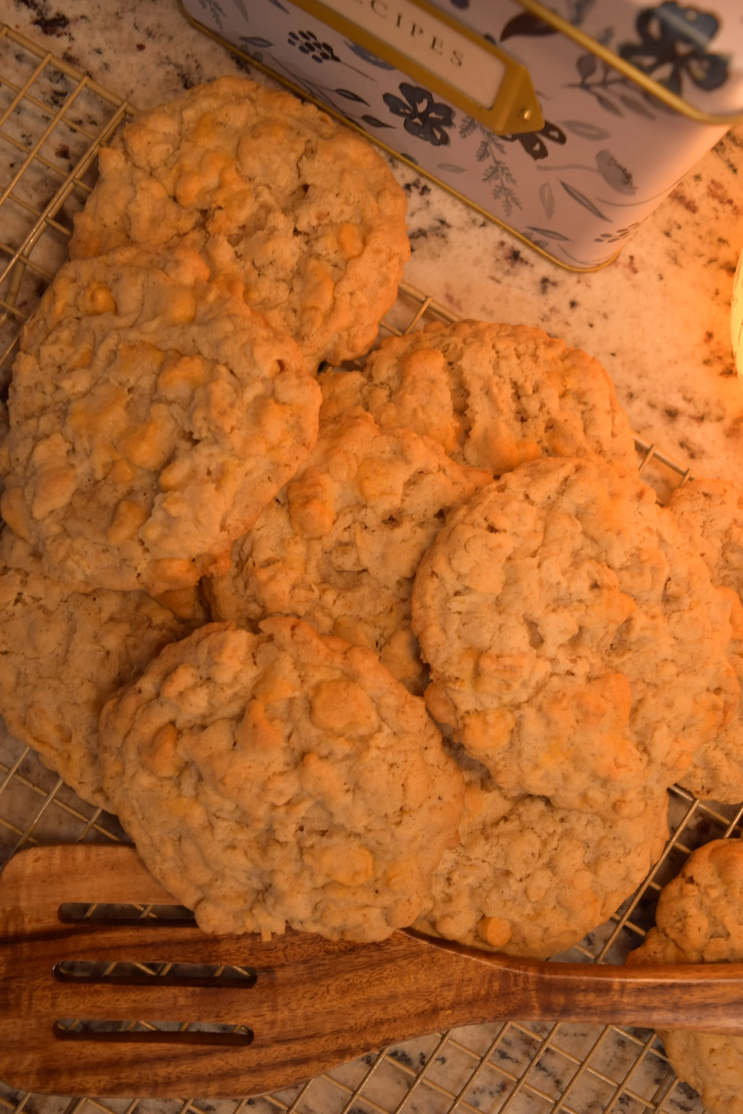 Butterscotch oatmeal cookies with cinnamon sticks