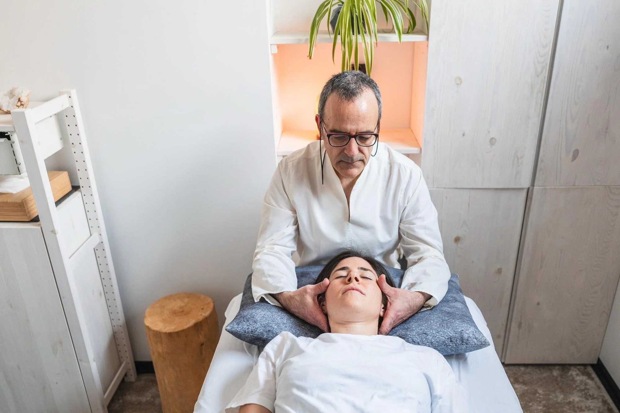 Gentle Chiropractic Techniques for Children and Seniors: Unlocking the Benefits