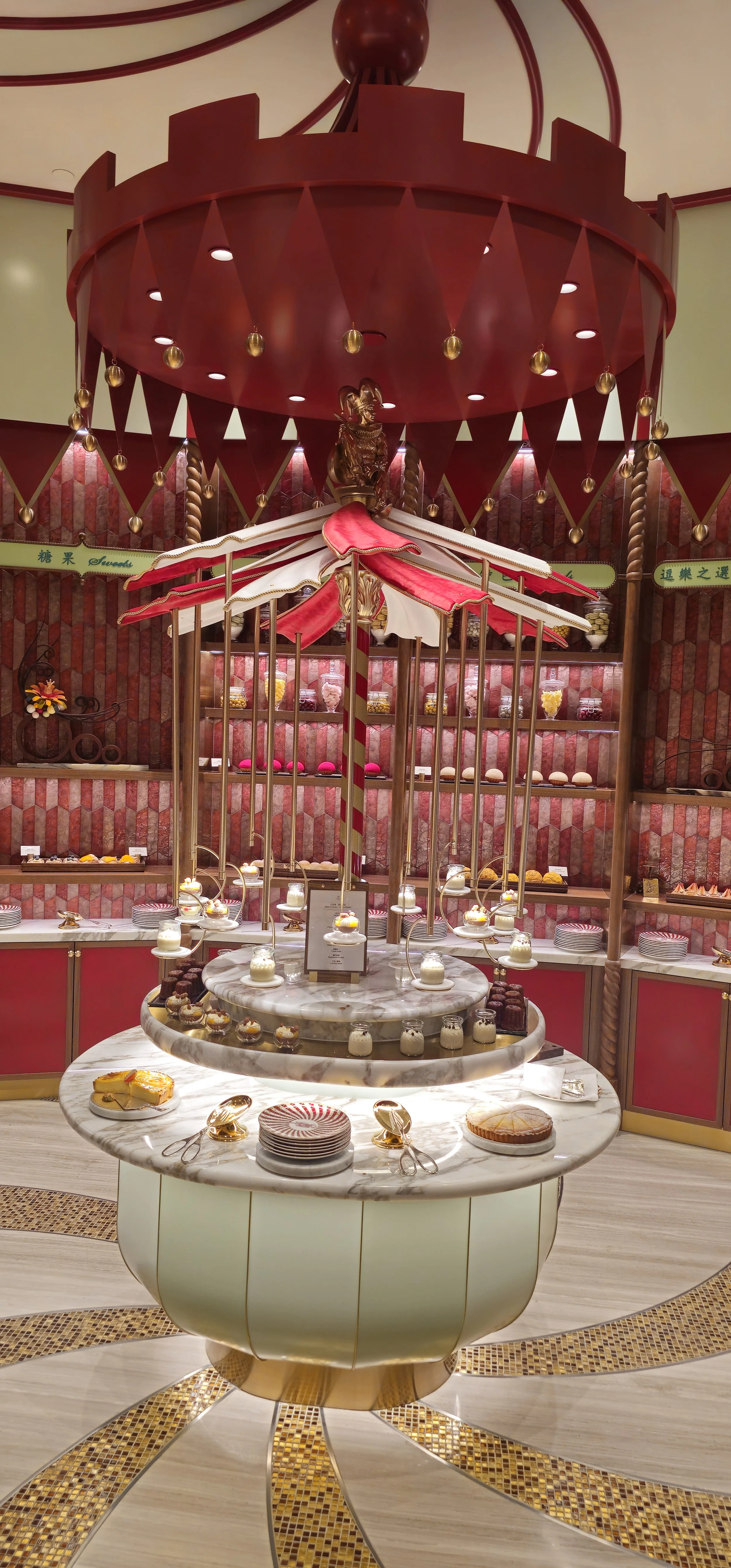 Bespoke rotating dessert display 