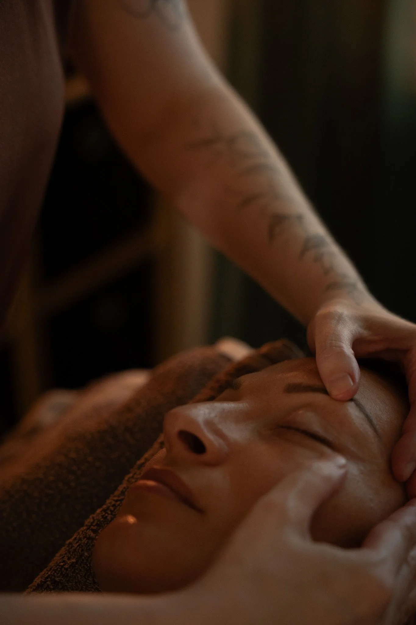 Kasvojen syväkudoshieronta Faceform Massage Vaasa | Tiinalla Wasa Wellness