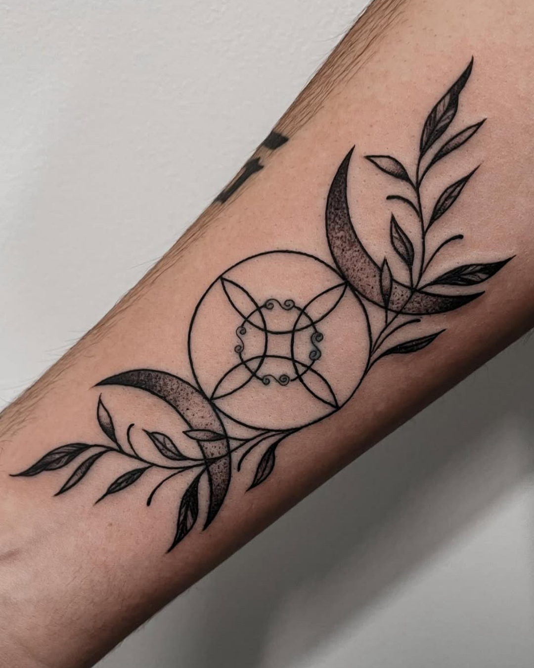 purezas-tattoo-blackwork15.png